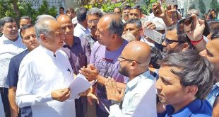 The Chief Minister heard the complaints of the common people in Udaipur