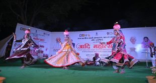 Display of cultural program in "Aadi Mahotsav"... Tribal craftsmen and artists got the platform